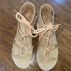 Women’s Sorel Cameron Flatform lace wedge